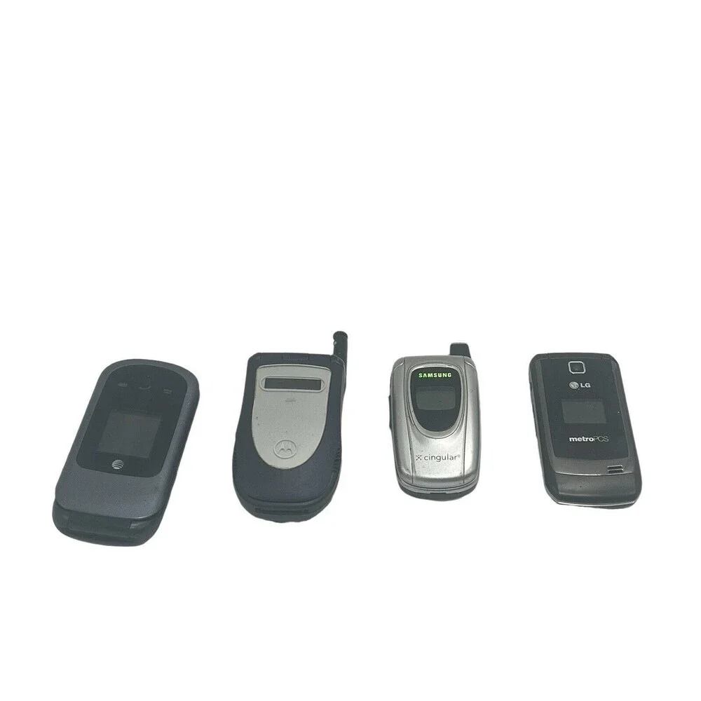 Lot 5 Vintage Cell Phone Flip Phones from Various Brands FOR PARTS, AS IS.